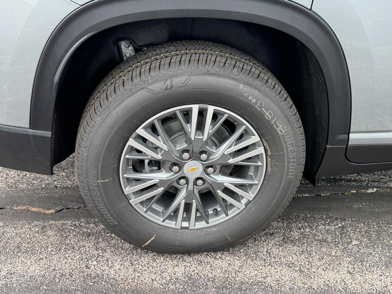Chevrolet Traverse Vehicle Image 04