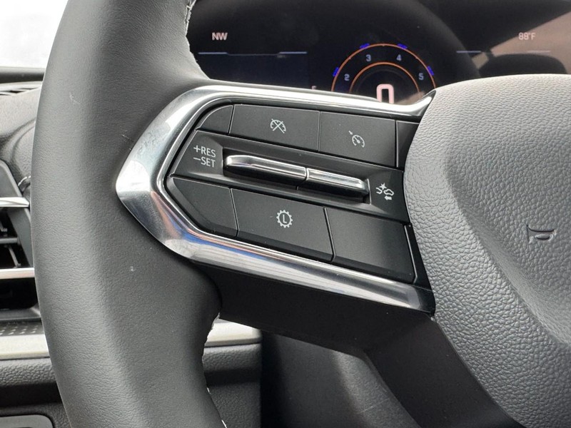 Chevrolet Traverse Vehicle Image 11