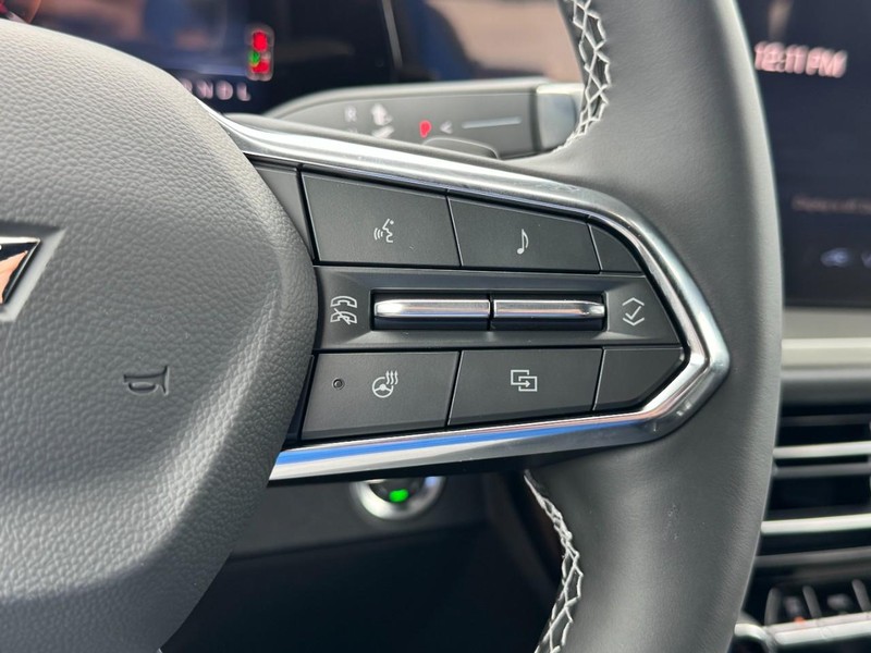 Chevrolet Traverse Vehicle Image 12