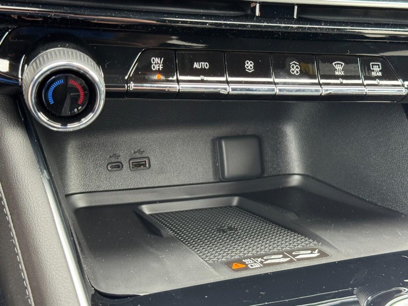 Chevrolet Traverse Vehicle Image 13