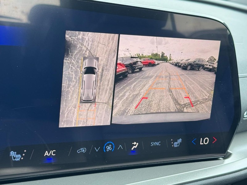 Chevrolet Traverse Vehicle Image 15