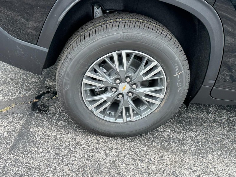 Chevrolet Traverse Vehicle Image 04