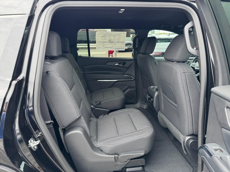 Chevrolet Traverse Vehicle Image 05