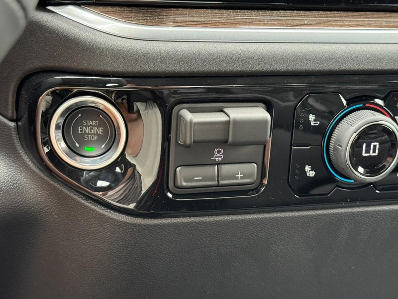 Chevrolet Silverado 1500 Vehicle Image 12