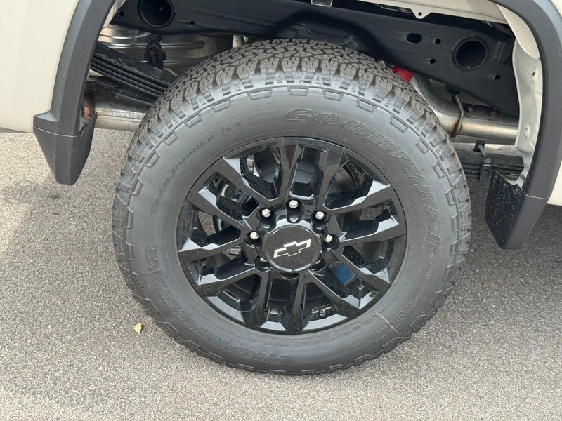 Chevrolet Silverado 2500HD Vehicle Image 04