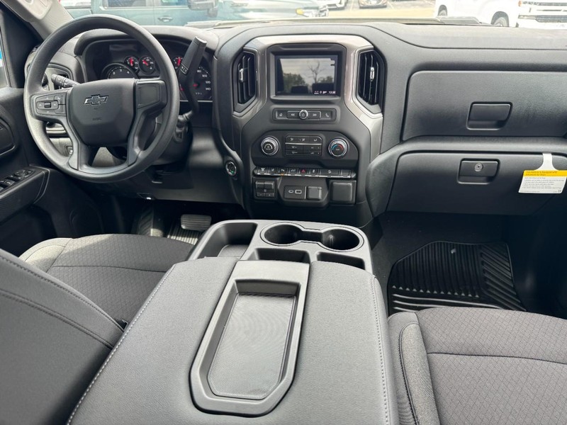 Chevrolet Silverado 2500HD Vehicle Image 06