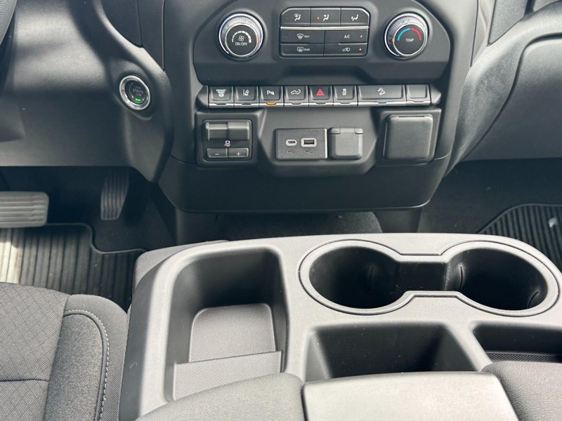 Chevrolet Silverado 2500HD Vehicle Image 10