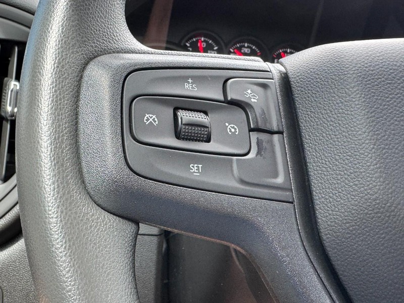 Chevrolet Silverado 2500HD Vehicle Image 11