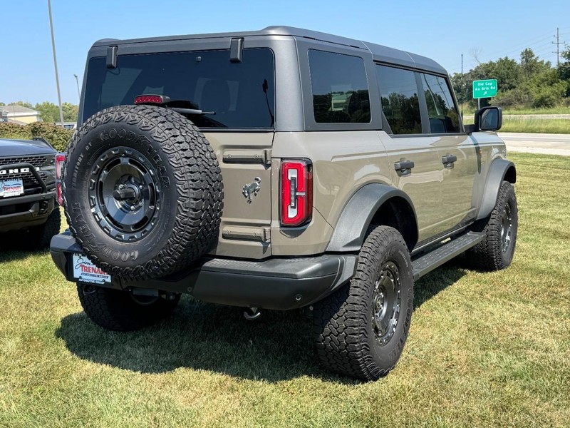 Ford Bronco Vehicle Image 03