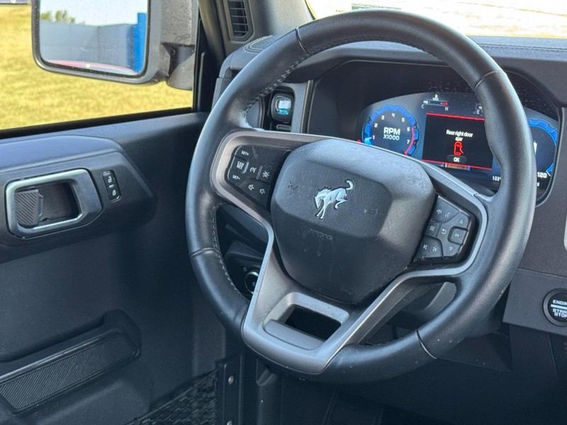 Ford Bronco Vehicle Image 12