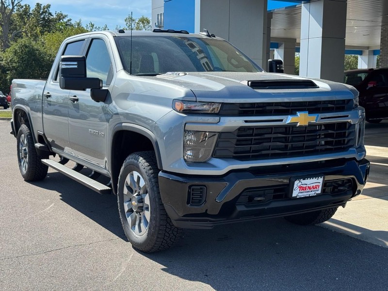 Chevrolet Silverado 2500HD Vehicle Image 02
