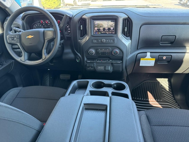 Chevrolet Silverado 2500HD Vehicle Image 06