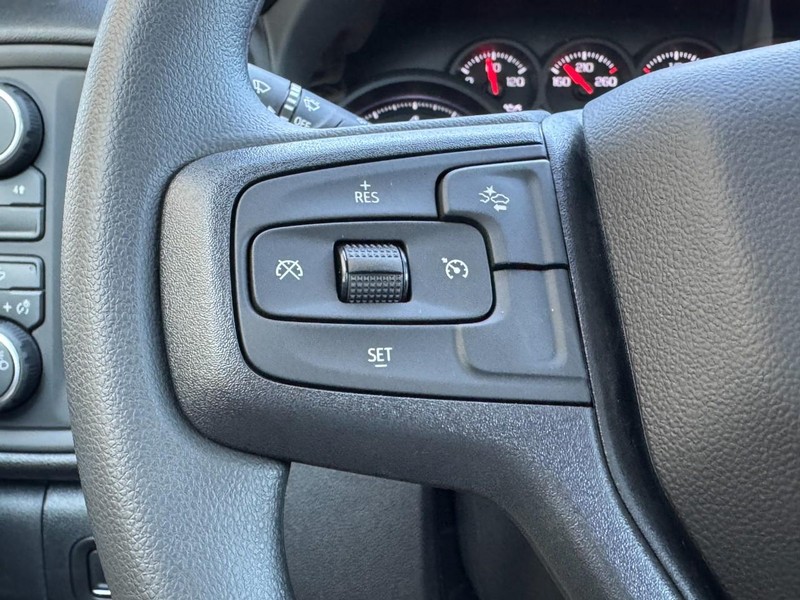 Chevrolet Silverado 2500HD Vehicle Image 10