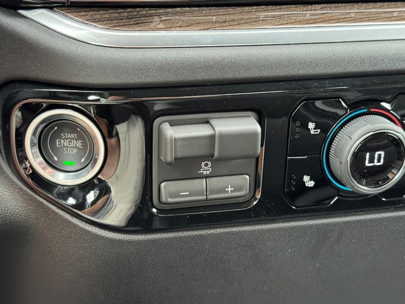 Chevrolet Silverado 1500 Vehicle Image 12
