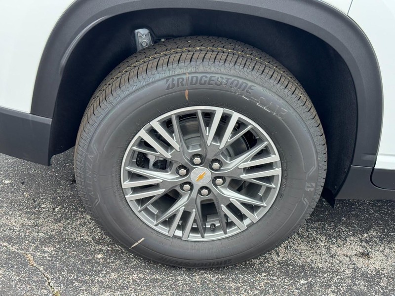 Chevrolet Traverse Vehicle Image 04