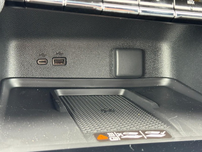 Chevrolet Traverse Vehicle Image 13