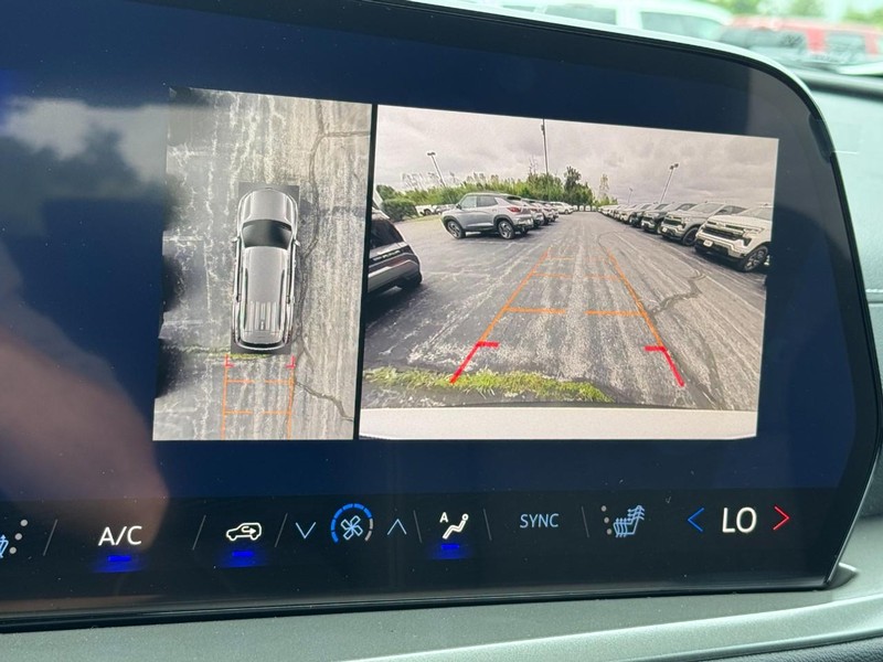 Chevrolet Traverse Vehicle Image 15