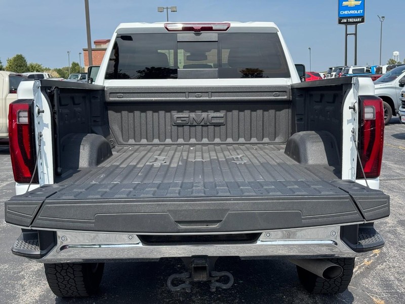 GMC Sierra 2500HD Vehicle Image 05