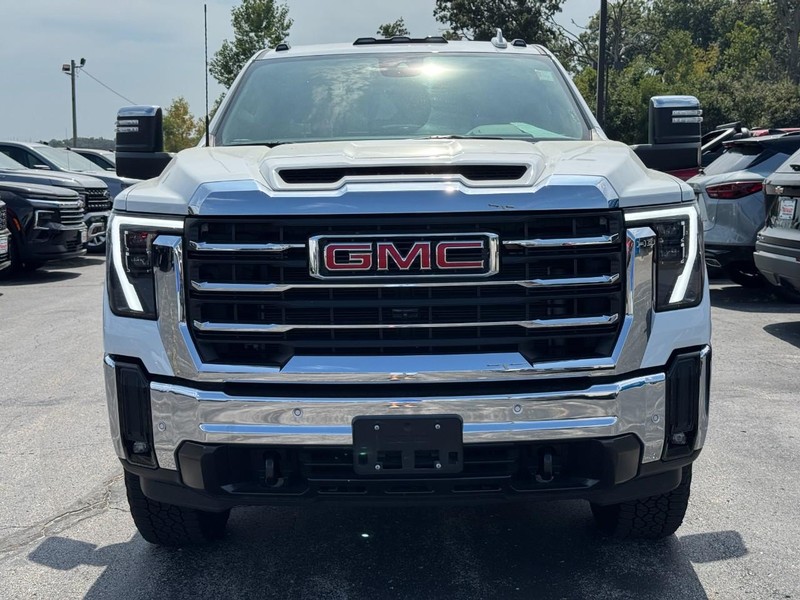 GMC Sierra 2500HD Vehicle Image 09