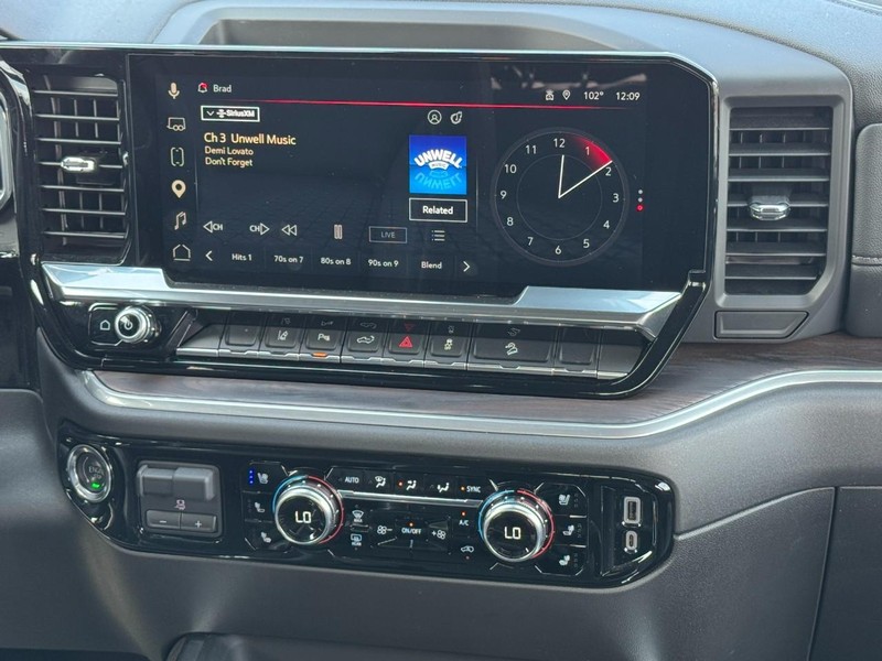GMC Sierra 2500HD Vehicle Image 13