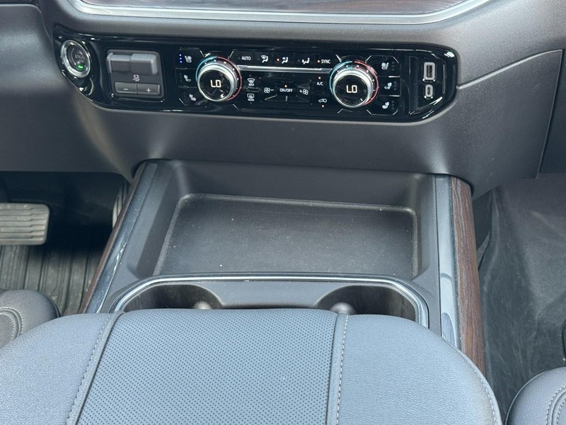 GMC Sierra 2500HD Vehicle Image 14