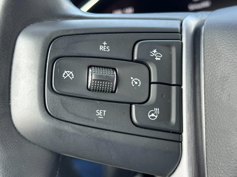 GMC Sierra 2500HD Vehicle Image 17