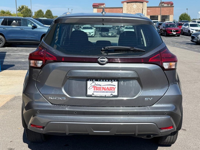Nissan Kicks Vehicle Image 04