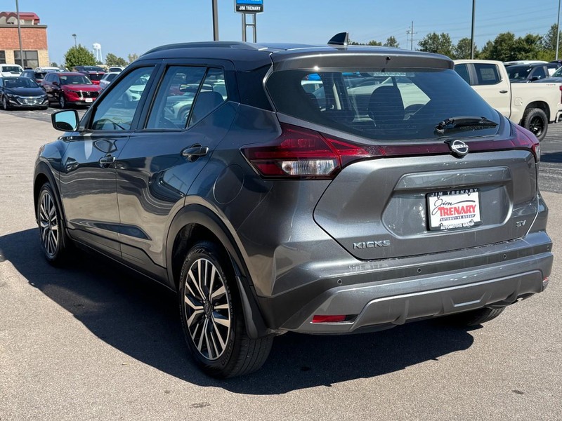 Nissan Kicks Vehicle Image 06