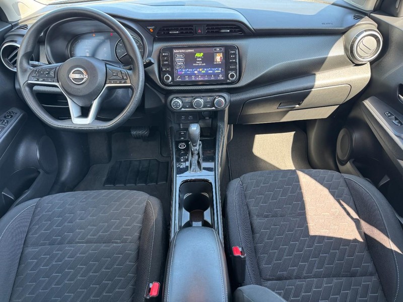 Nissan Kicks Vehicle Image 11