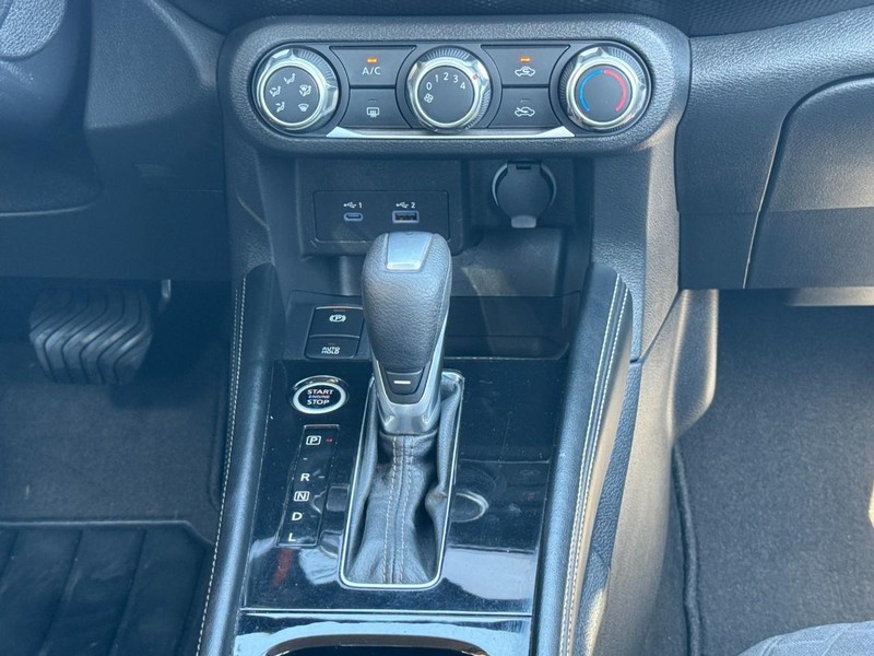 Nissan Kicks Vehicle Image 14