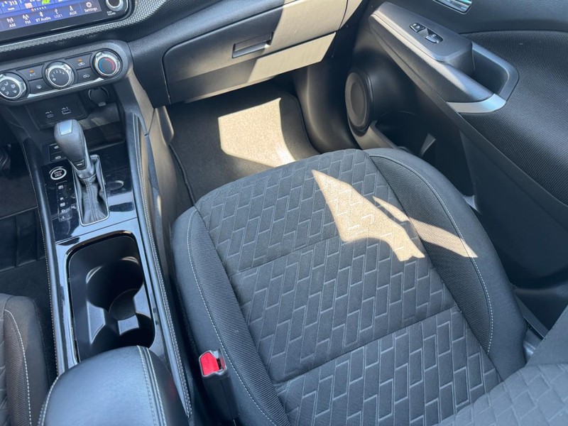 Nissan Kicks Vehicle Image 15