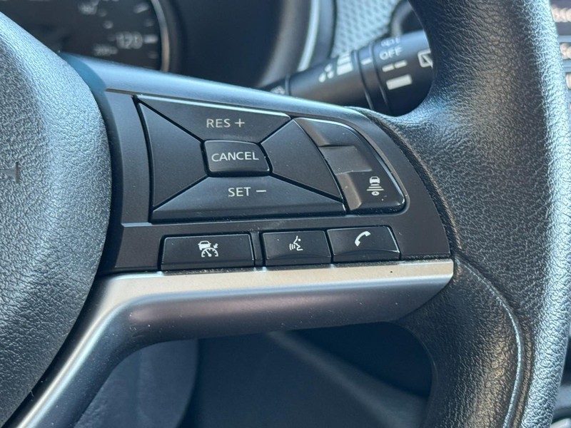 Nissan Kicks Vehicle Image 17