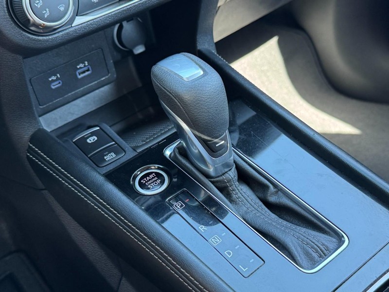 Nissan Kicks Vehicle Image 19