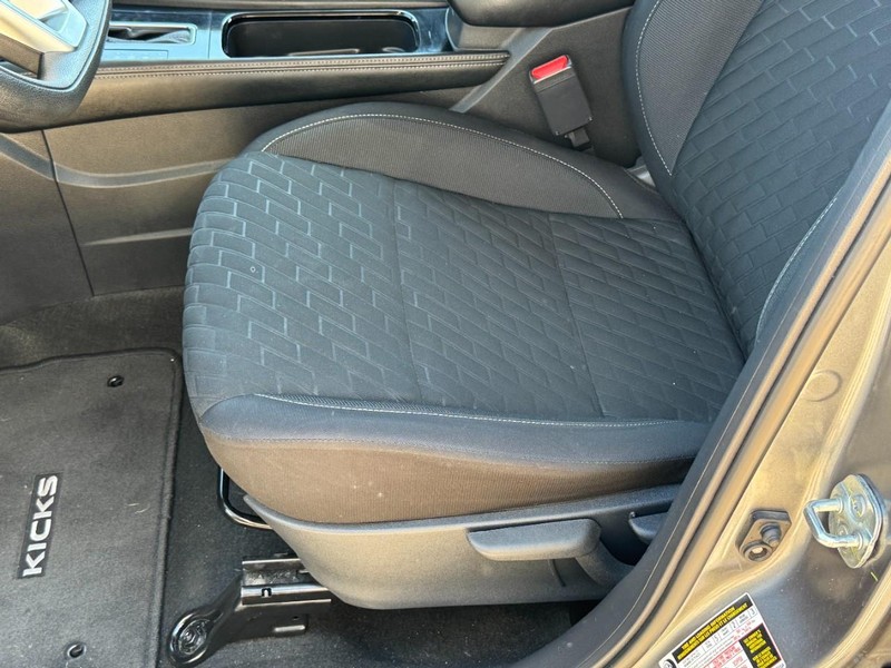 Nissan Kicks Vehicle Image 22