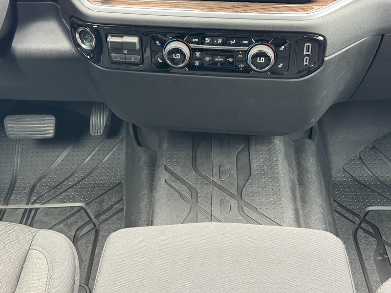 Chevrolet Silverado 1500 Vehicle Image 09