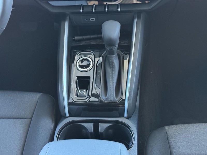 Chevrolet Colorado Vehicle Image 09