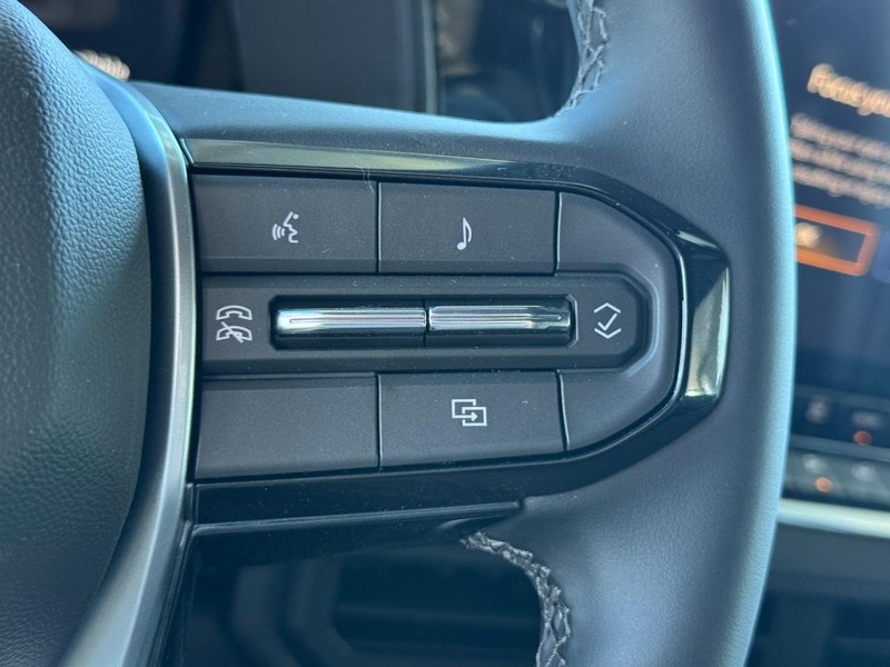 Chevrolet Colorado Vehicle Image 11