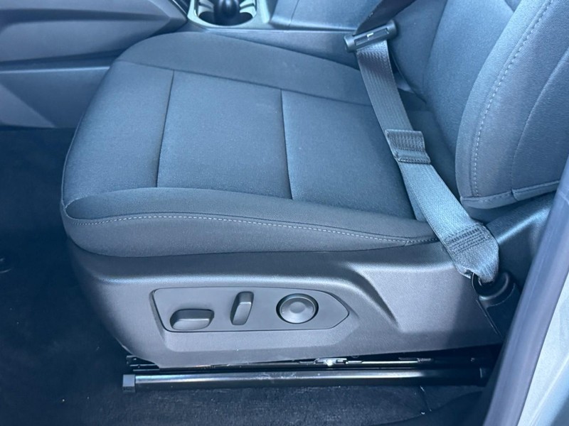 Chevrolet Colorado Vehicle Image 14