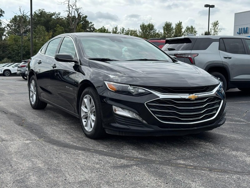Chevrolet Malibu Vehicle Full-screen Gallery Image 02