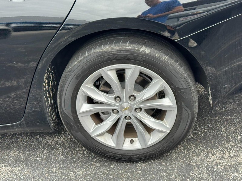 Chevrolet Malibu Vehicle Full-screen Gallery Image 07