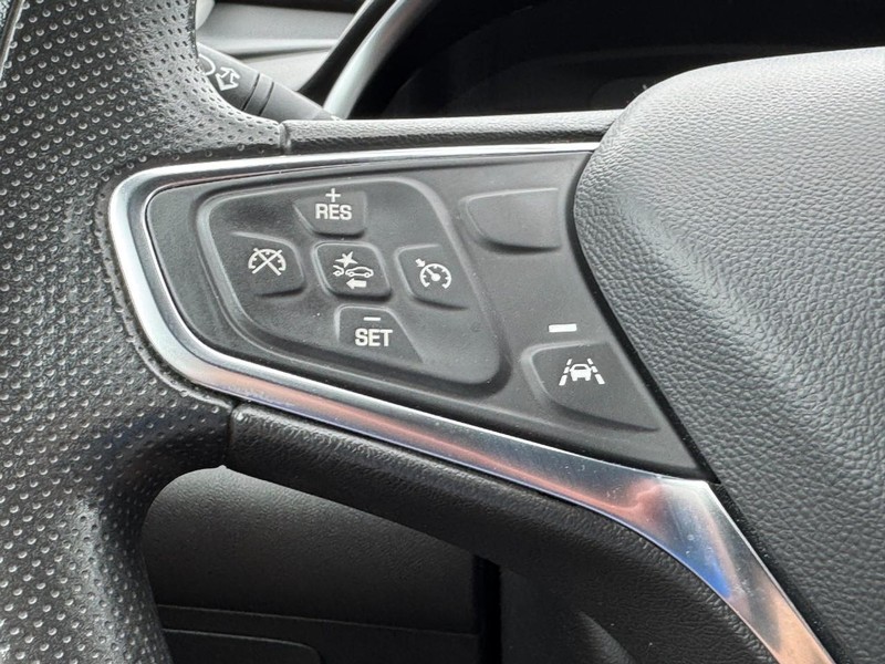 Chevrolet Malibu Vehicle Full-screen Gallery Image 16