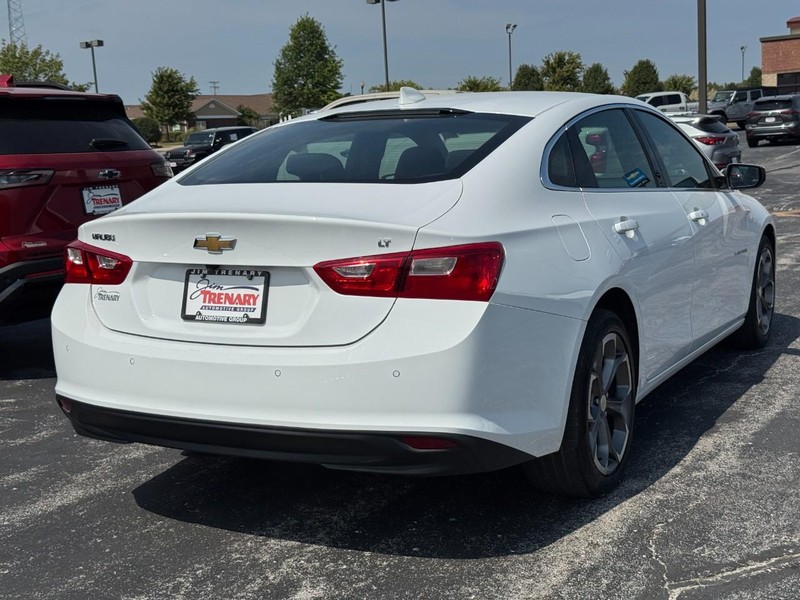 Chevrolet Malibu Vehicle Full-screen Gallery Image 03