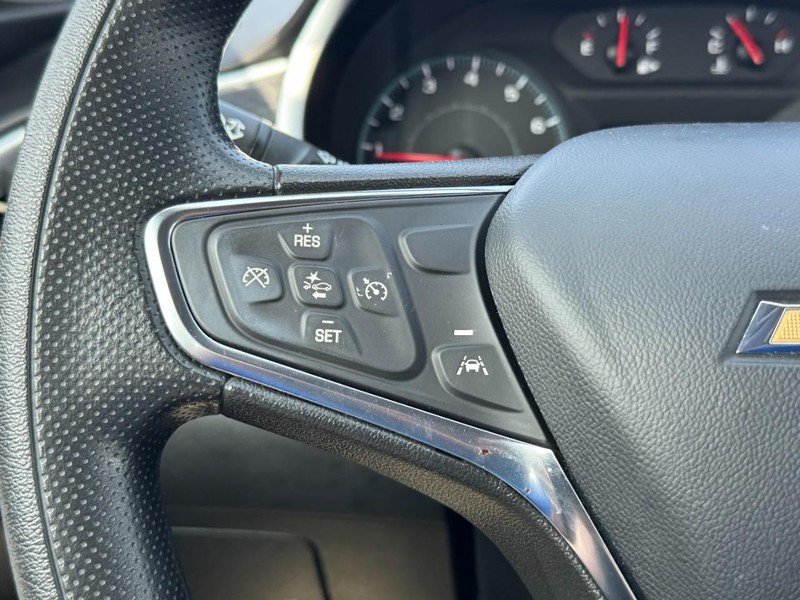 Chevrolet Malibu Vehicle Full-screen Gallery Image 16