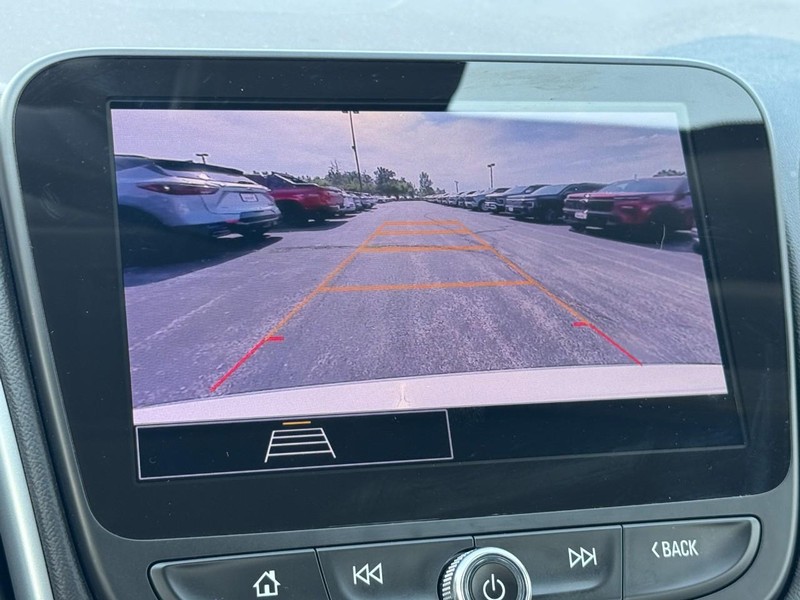 Chevrolet Malibu Vehicle Full-screen Gallery Image 20