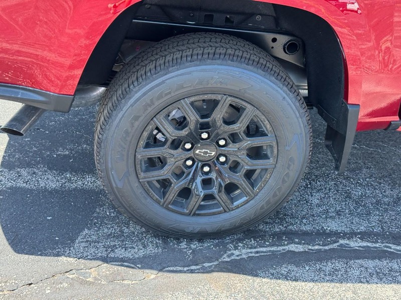 Chevrolet Colorado Vehicle Image 04