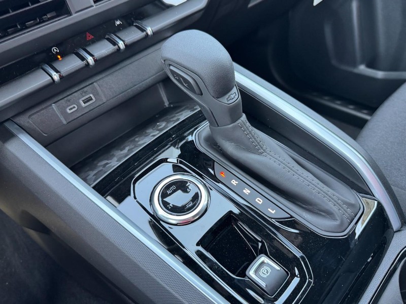 Chevrolet Colorado Vehicle Image 13
