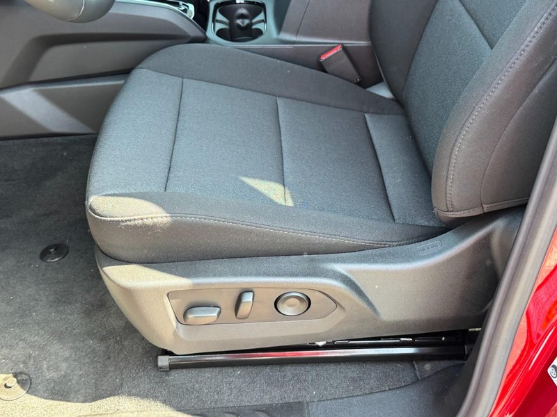 Chevrolet Colorado Vehicle Image 15