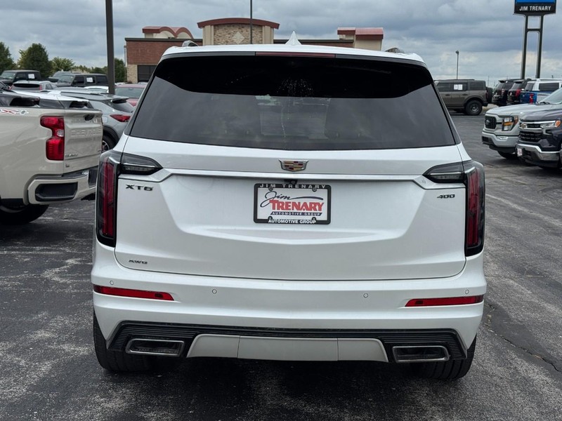 Cadillac XT6 Vehicle Full-screen Gallery Image 04