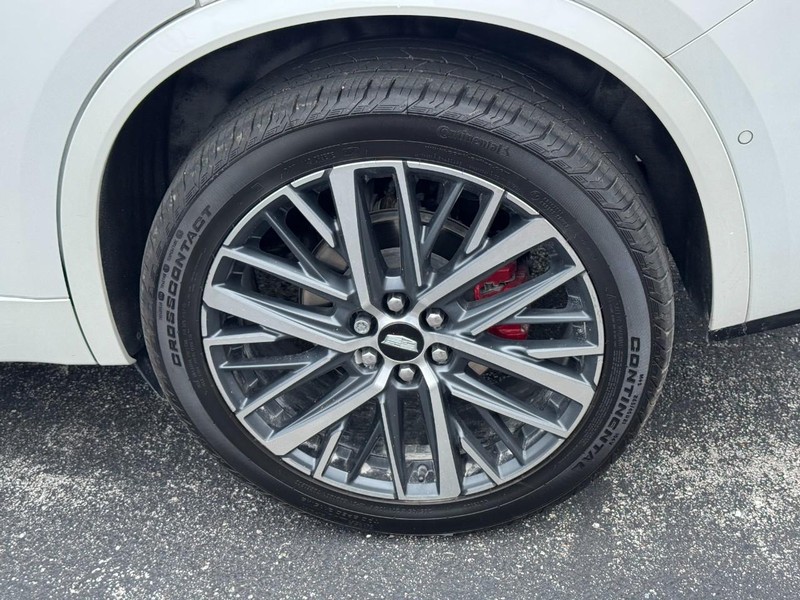 Cadillac XT6 Vehicle Full-screen Gallery Image 07