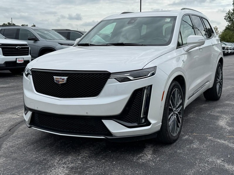 Cadillac XT6 Vehicle Full-screen Gallery Image 08